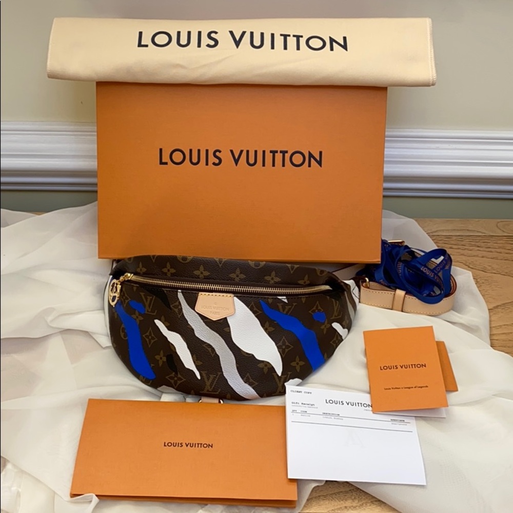 ❤️Louis Vuitton lol Bumbag new ❤️